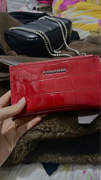 Stradivarius kırmızı cüzdan