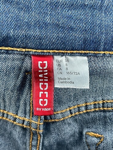 38 Beden mavi Renk H&M Mini Şort %70 İndirimli.