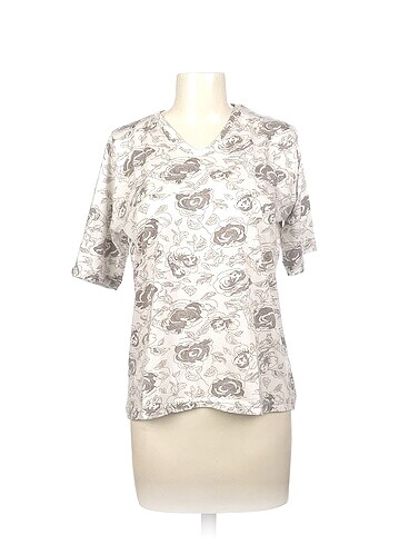 Diğer T-shirt %70 İndirimli.