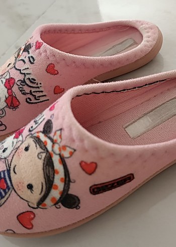 Kız Çocuk Pembe Desenli Sıcak Ev Terliği - Görsel 2