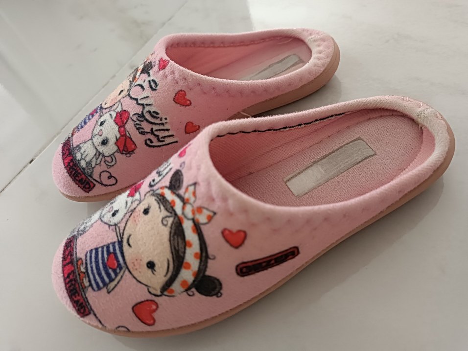 Kız Çocuk Pembe Desenli Sıcak Ev Terliği - Görsel 2