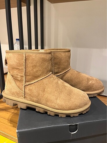 Ugg Mini