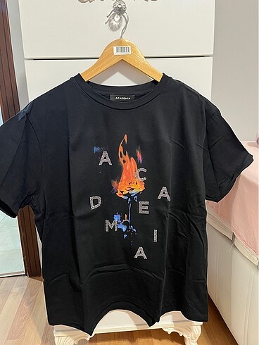 Academia Tshirt
