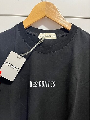 universal Beden Des Contes Tshirt