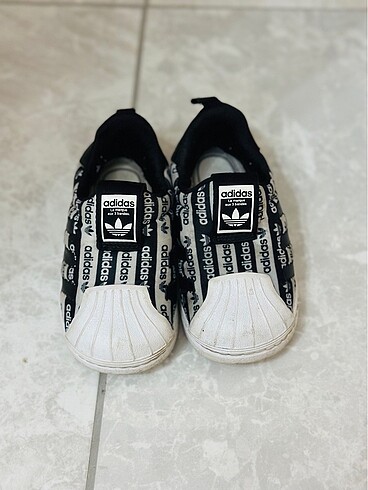 Adidas spor ayakkabı