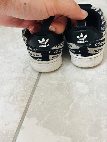 20 Beden beyaz Renk Adidas spor ayakkabı