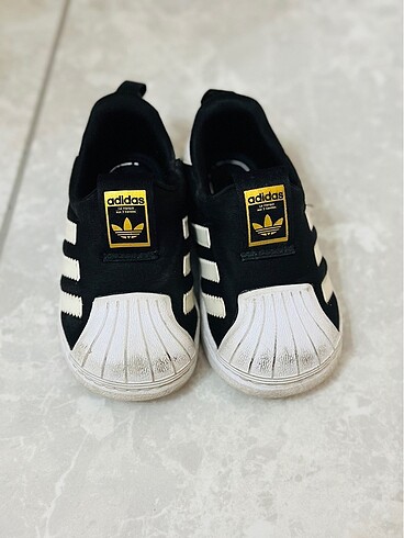 Adidas spor ayakkabı