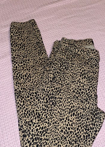 BERSHKA Kahverengi Leopar Desenli Kadın Pantolon
