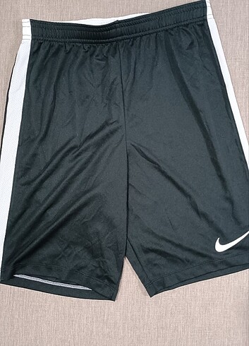Siyah beyaz kadın Nike şort 