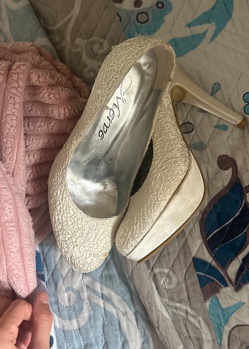 Dantel Detaylı Beyaz Vintage Dolgu Topuklu Ayakkabı - Görsel 4