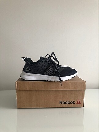 Reebok spor ayakkabı