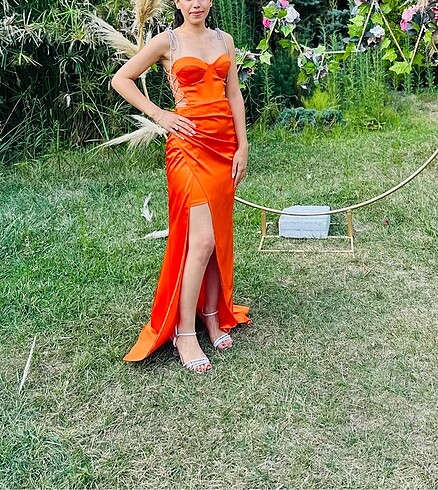 Carmen Orange Bağlamalı Saten Elbise