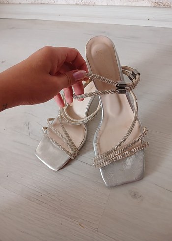 Abiye Bej taşlı Desenli Stiletto Topuklu Kadın Ayakkabı