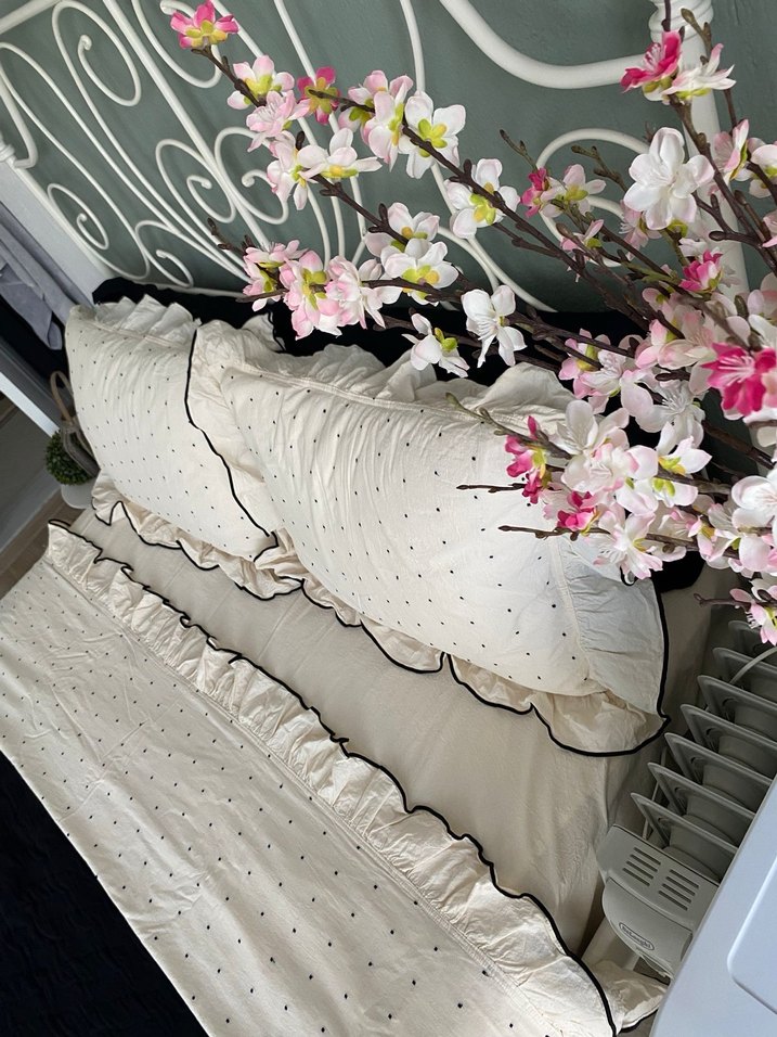 İşlemeli Beyaz Yatak Örtüsü - Görsel 3