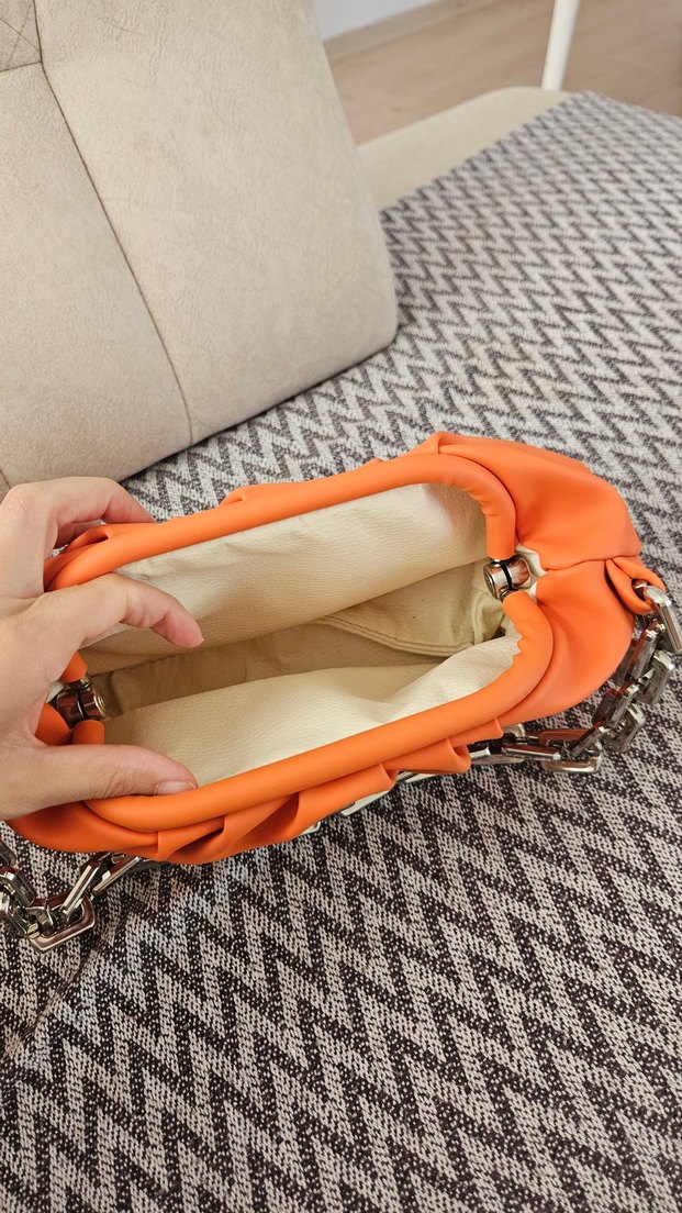 Zincir Detaylı Turuncu Kadın Çanta - Görsel 3