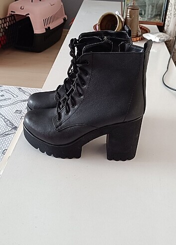 Diğer Siyah kışlık topuklu bot.. topuk boyu (10)cm