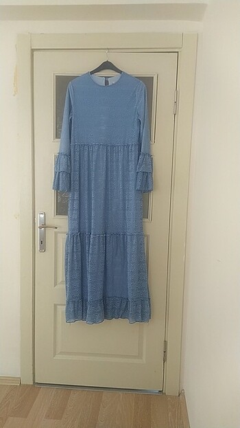 Kadın mavi dantelli elbise 
