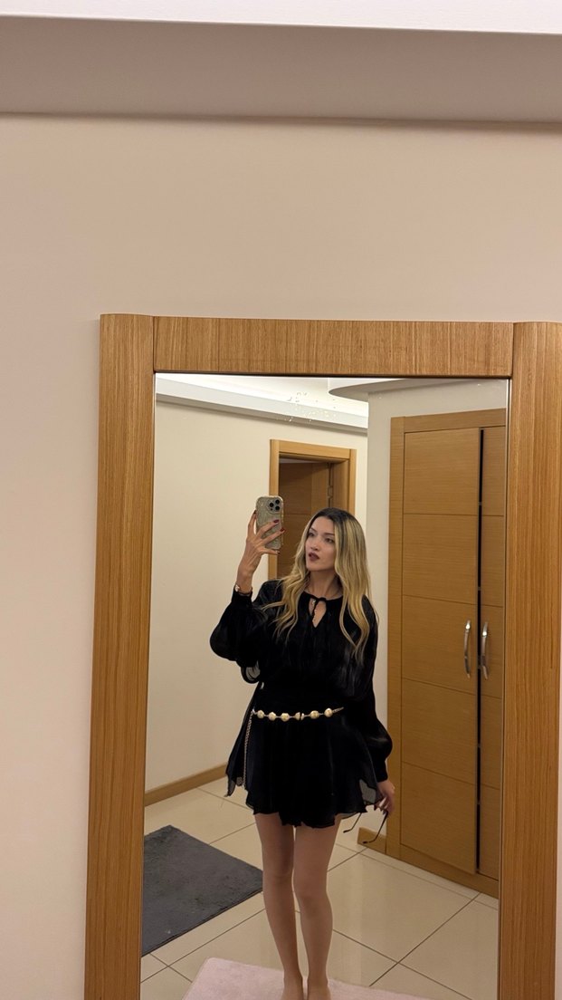 Şeffaf Detaylı Siyah Midi Elbise - Görsel 3