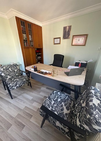 Gri Modern Ofis Masaüstü - Görsel 4