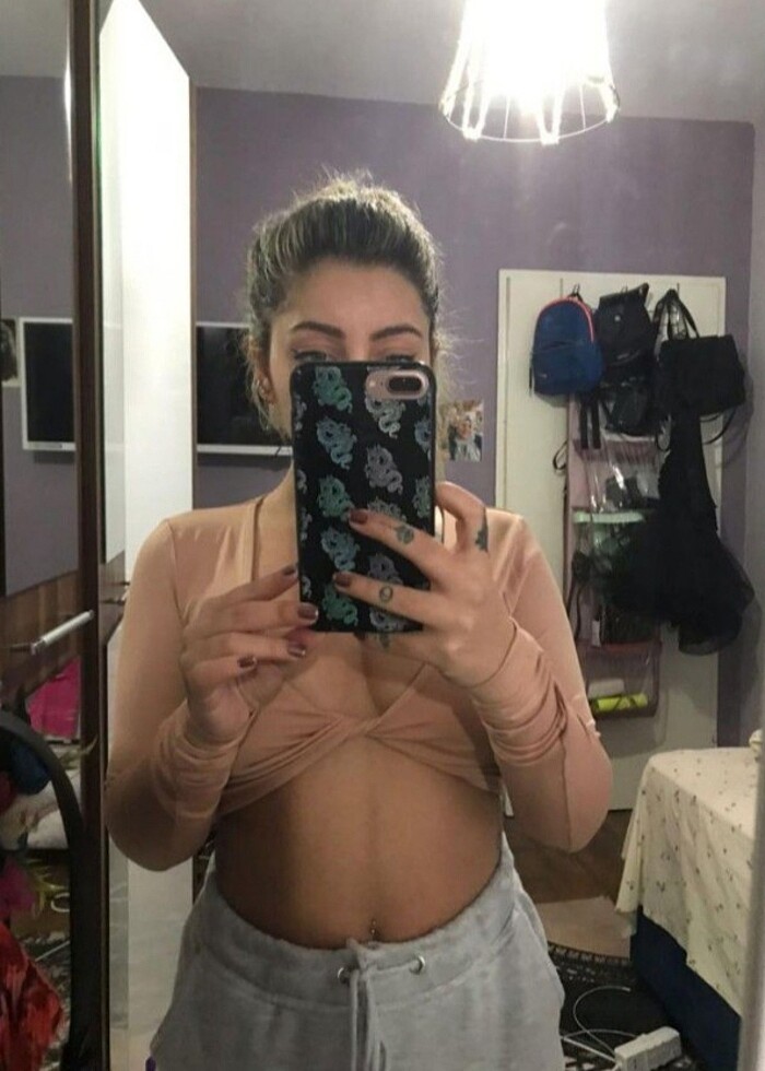 hm dekolteli bluz - Görsel 2