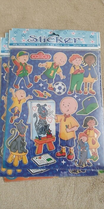 Caillou büyük sticker