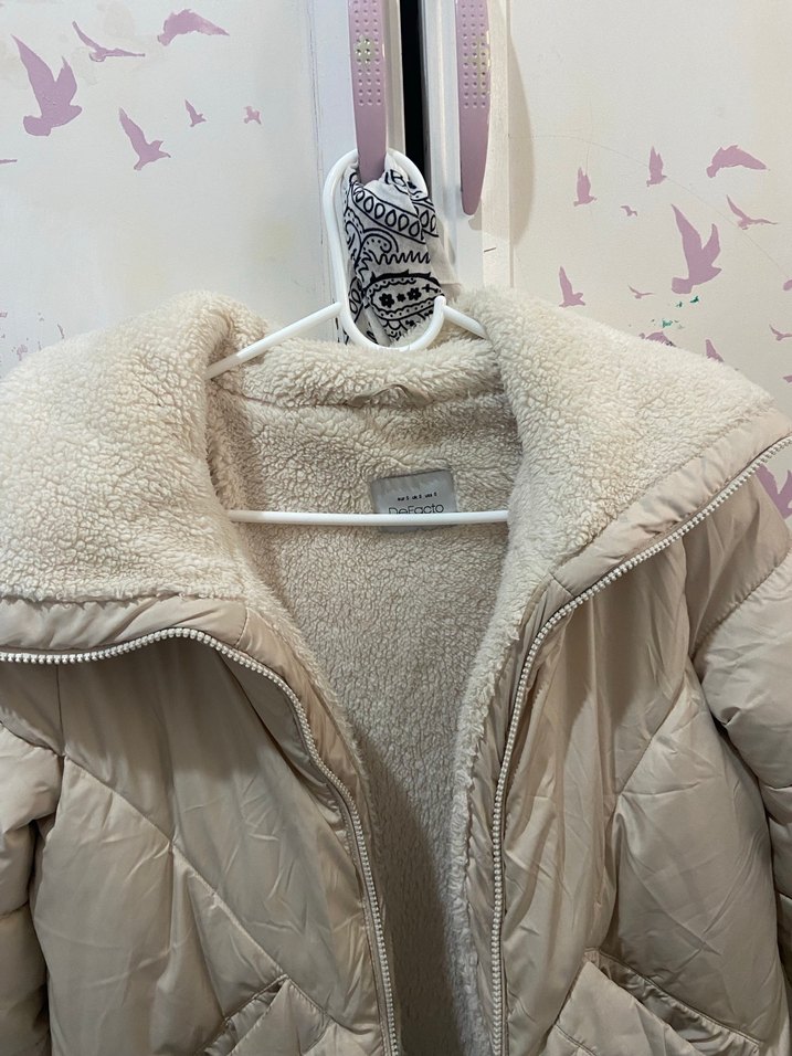 Beyaz Kadın Peluş Detaylı Kışlık Mont - Görsel 4