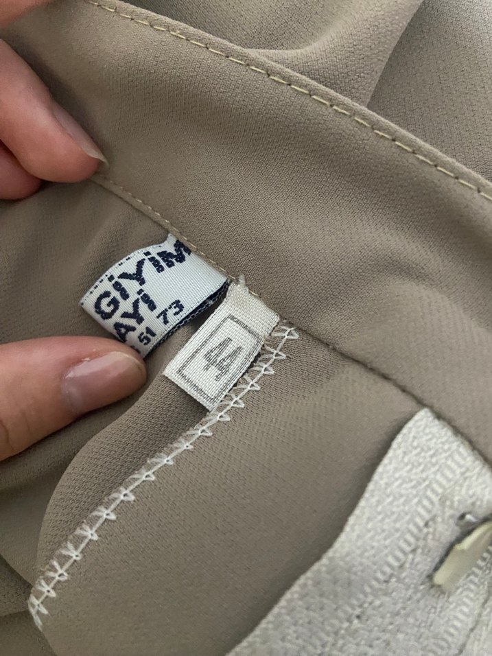 Düğmeli Bej Kadın Kumaş Pantolon - Görsel 4