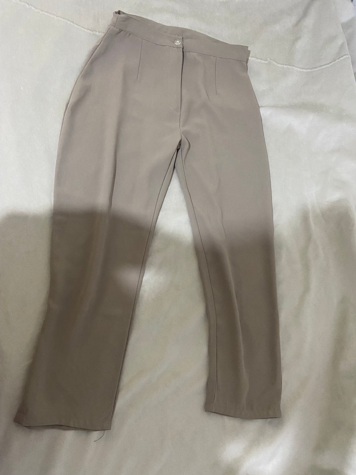 Düğmeli Bej Kadın Kumaş Pantolon - Görsel 2