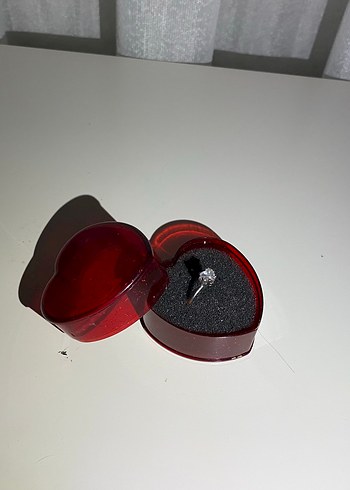 Diğer Koyu Kırmızı Kalp Şeklinde Kutu