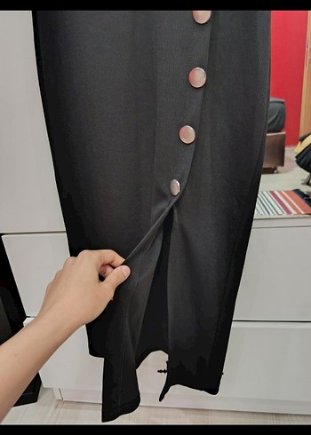 Düğmeli Siyah V Yaka takım - Görsel 4