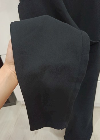 Siyah Drapeli V Yaka Kadın Tulum - Görsel 4