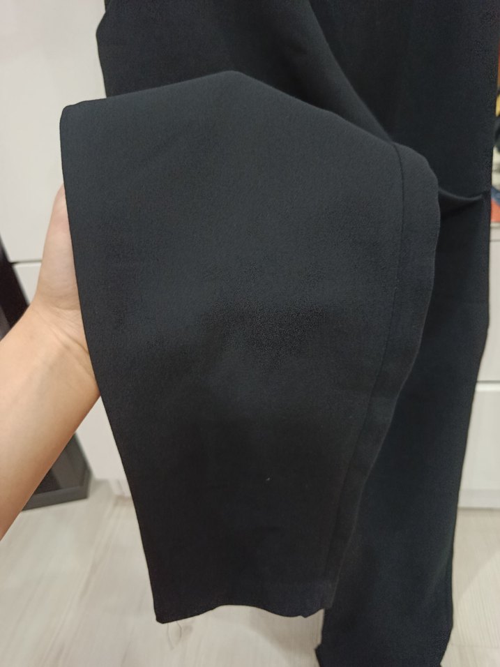 Siyah Drapeli V Yaka Kadın Tulum - Görsel 4