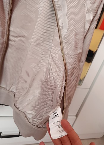 Bej Kısa Parlak Kadın Ceket - Görsel 5