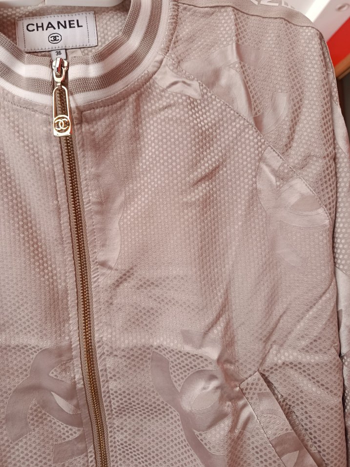 Bej Kısa Parlak Kadın Ceket - Görsel 3