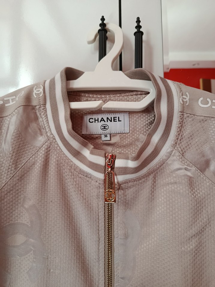 Bej Kısa Parlak Kadın Ceket - Görsel 2