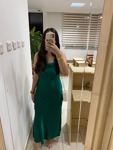 Zara Zara yeşil saten elbise