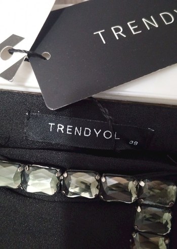 Kadın Siyah Kemerli Kumaş Pantolon - Görsel 3