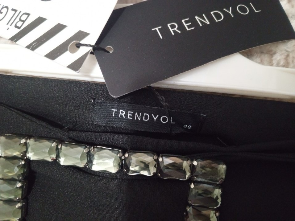 Kadın Siyah Kemerli Kumaş Pantolon - Görsel 3