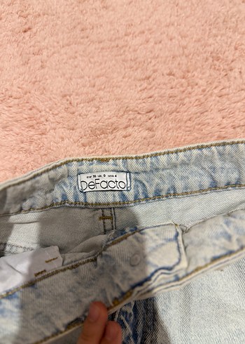36 Beden Bej Renk Yırtık Mini Denim Şort
