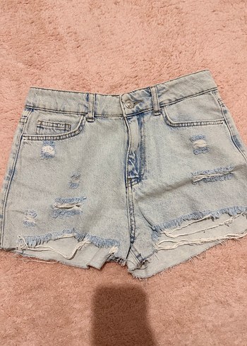 Bej Renk Yırtık Mini Denim Şort