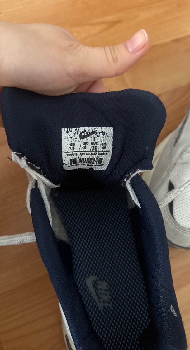 Beyaz Nike Spor Ayakkabı - Görsel 2