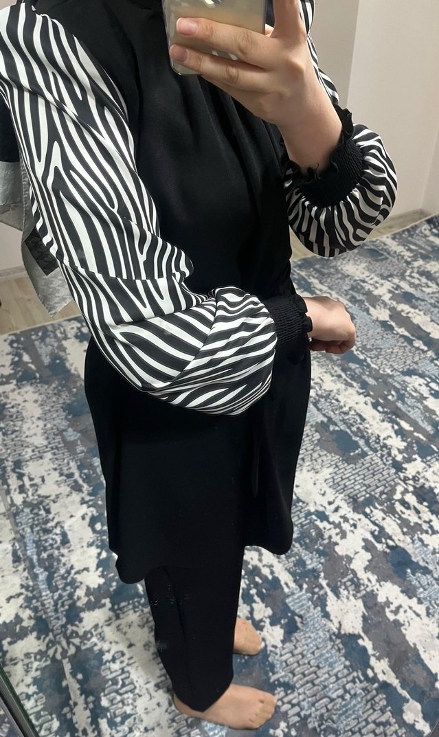 Zebra Desenli Midi Siyah Tunik - Görsel 2