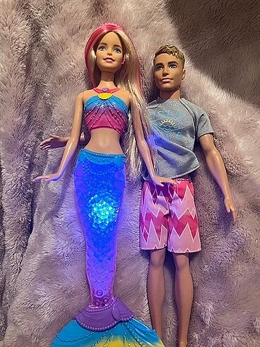 Diğer barbie ve ken