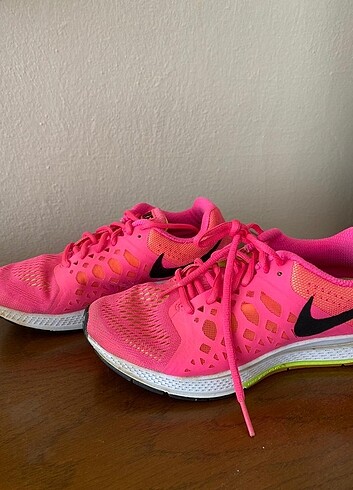Pembe Orjinal Nike Ayakkabı