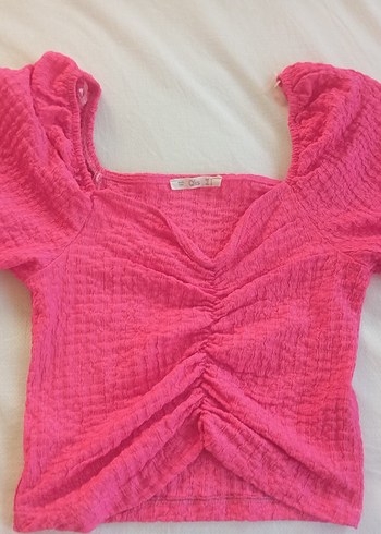Pembe V Yaka Fırfırlı Kısa Kollu Bluz