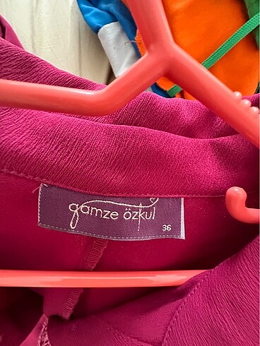 Gamze Özkul elbise