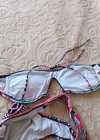 Colin's Bikini takımı