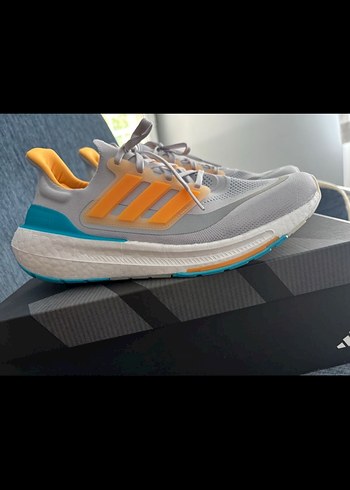 ADIDAS ULRABOOST Beyaz Gri Bağcıklı Erkek Spor Ayakkabı - Görsel 2