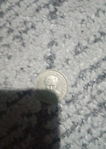 Altın Renkli Minimalist Erkek Rozeti - Görsel 2