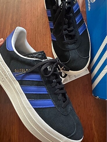40 Beden Gazelle bold sıfır etiketli ürün